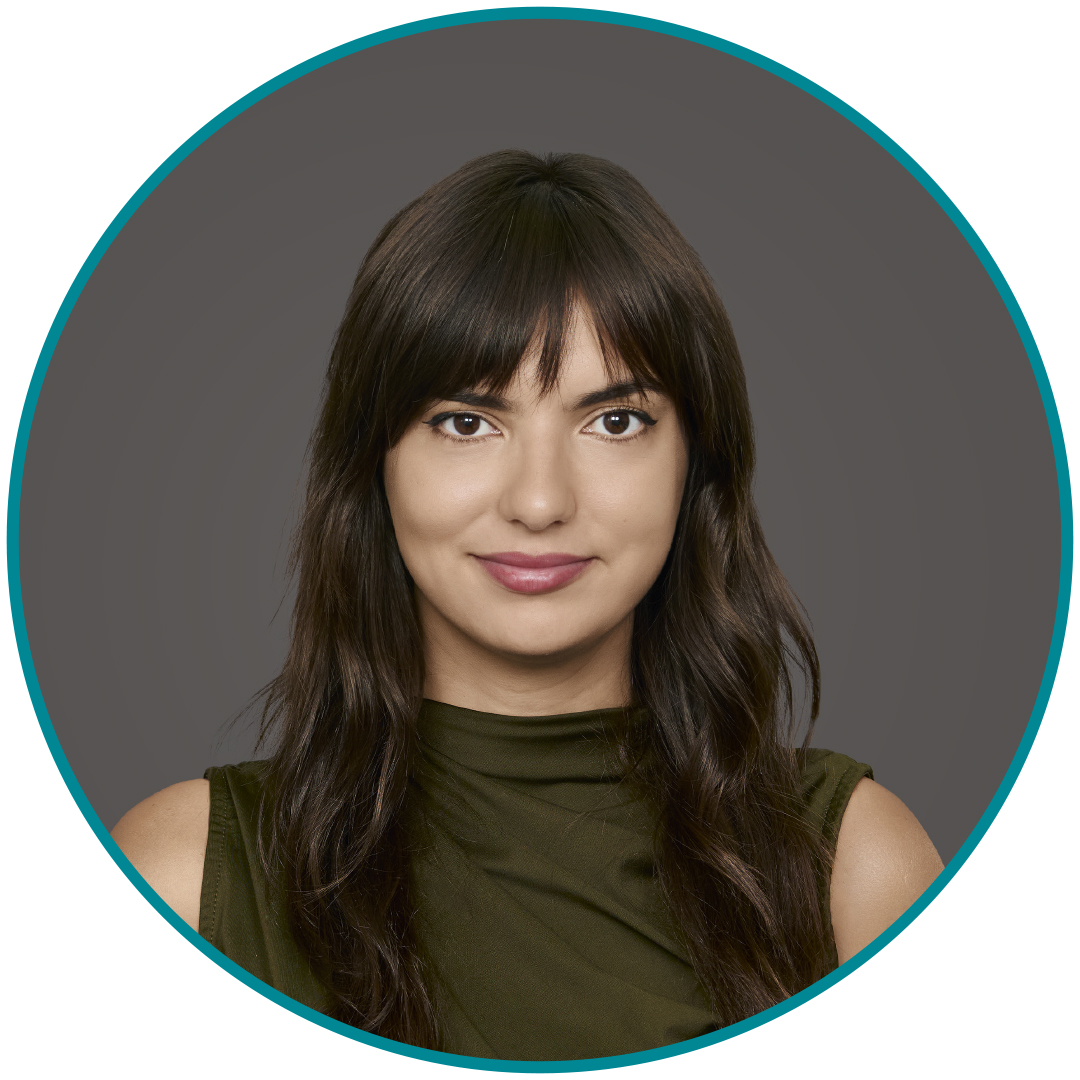 Ana_Pemberton_Headshots_2025_Grey-backgrounds_V1-14